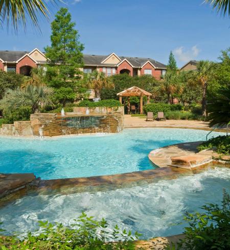 Camden Sugar Grove Apartments in Stafford, Texas
