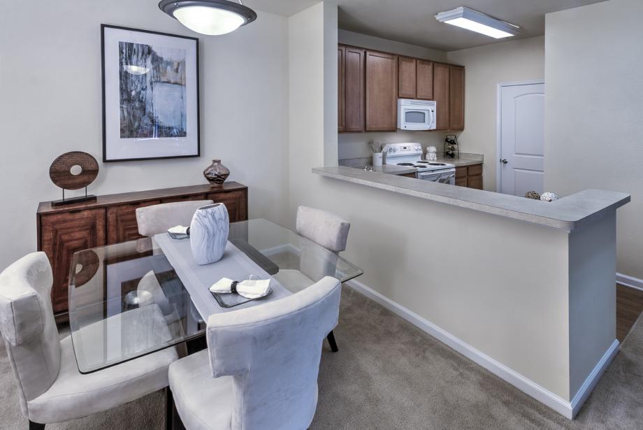 1 &amp; 2 Bedroom Apartments in College Park, MD Camden