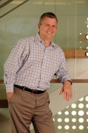 Tom Sloan headshot